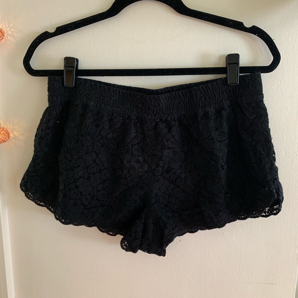 Aritzia lace shorts
